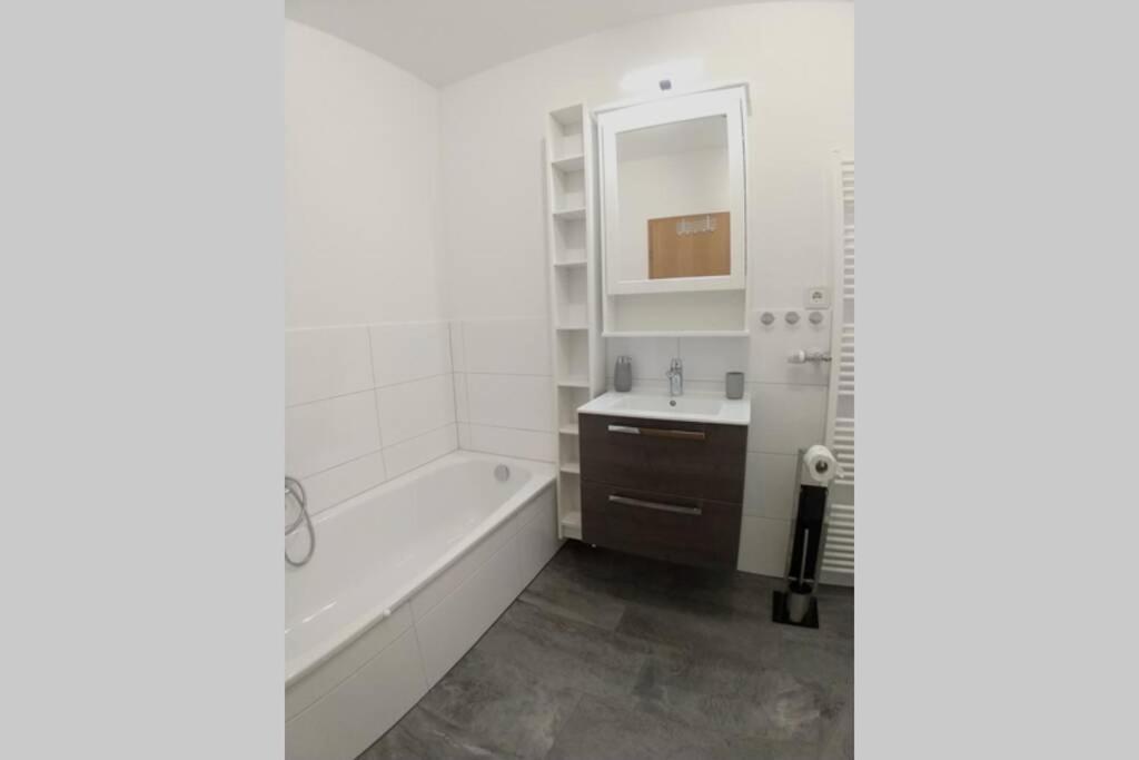 EXKLUSIVE Ferienwohnung in Einbeck, 3 Schlafzimmer mit Balkon! Exterior foto